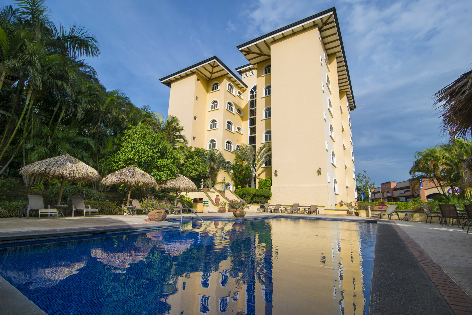 Apartotel & Suites Villas Del Rio San Jose  Bagian luar foto